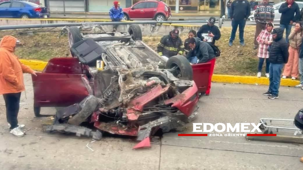 VOLCADURA DE AUTO DEJA UNA PERSONA SIN VIDA Y DOS HERIDOS EN COACALCO ...