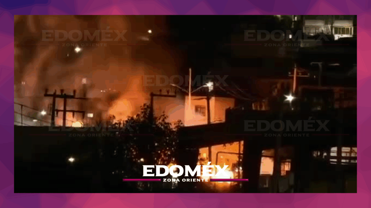BOMBEROS COMBATEN INCENDIO EN VIVIENDA DE LA COLONIA ARBOLITOS XALOSTOC