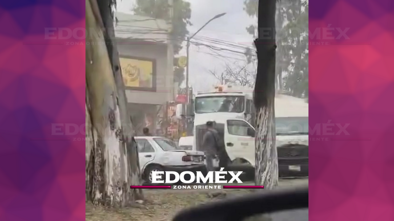 PIPA EMBISTE A TRES VEHÍCULOS EN LA CARRETERA MÉXICO–TEXCOCO