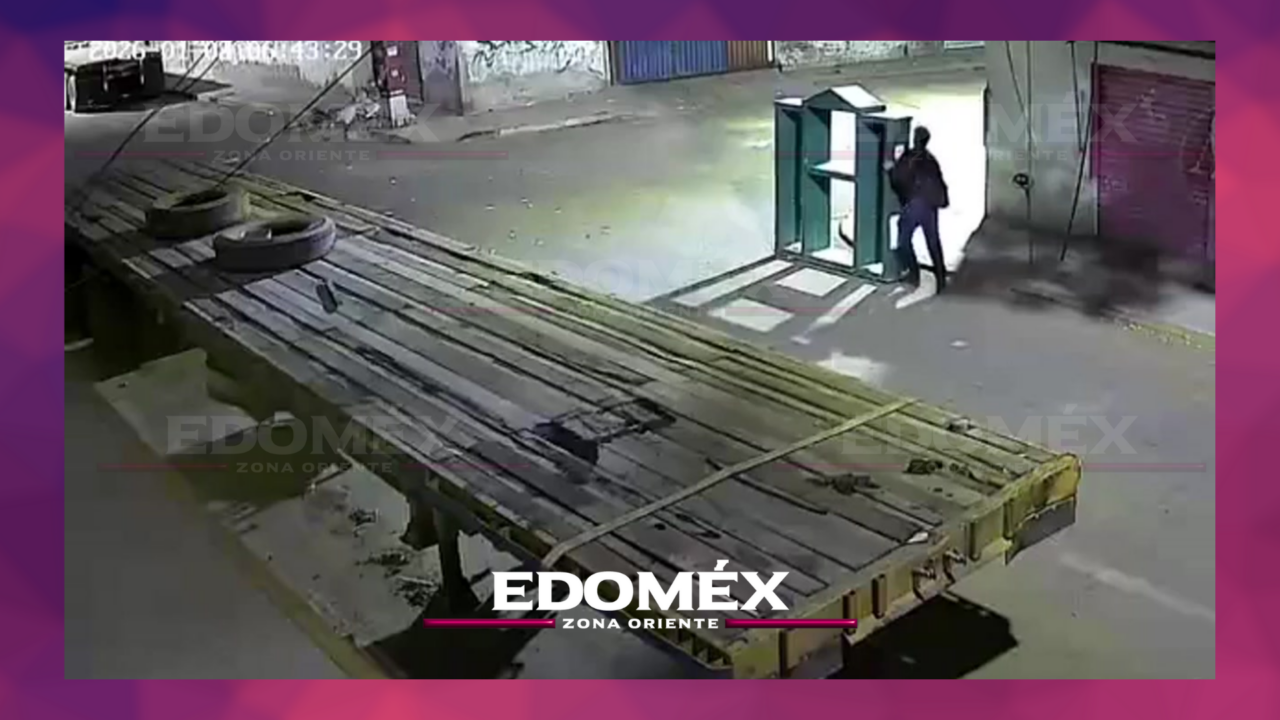 SUJETO TIRA MUEBLE EN VÍA PÚBLICA EN LA RÚSTICA XALOSTOC