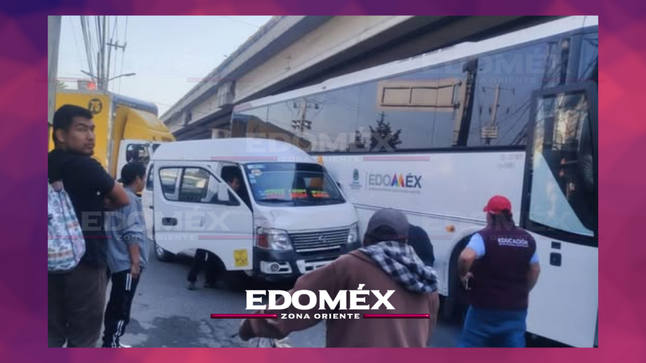 ACCIDENTE BAJO EL PUENTE DE PIEDRAS NEGRAS PROVOCA CAOS VIAL