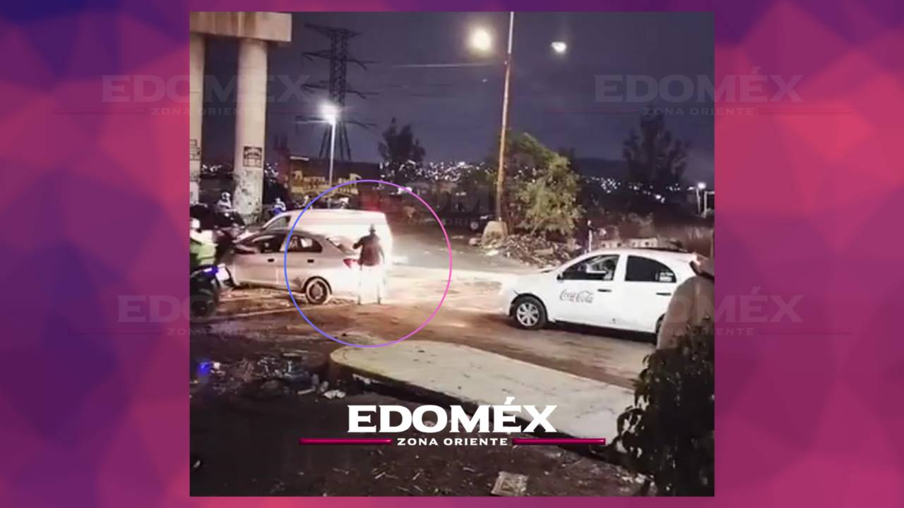 VEHÍCULOS ESTUVIERON A PUNTO DE SER EMBESTIDOS POR EL TREN EN CHIMALHUACÁN